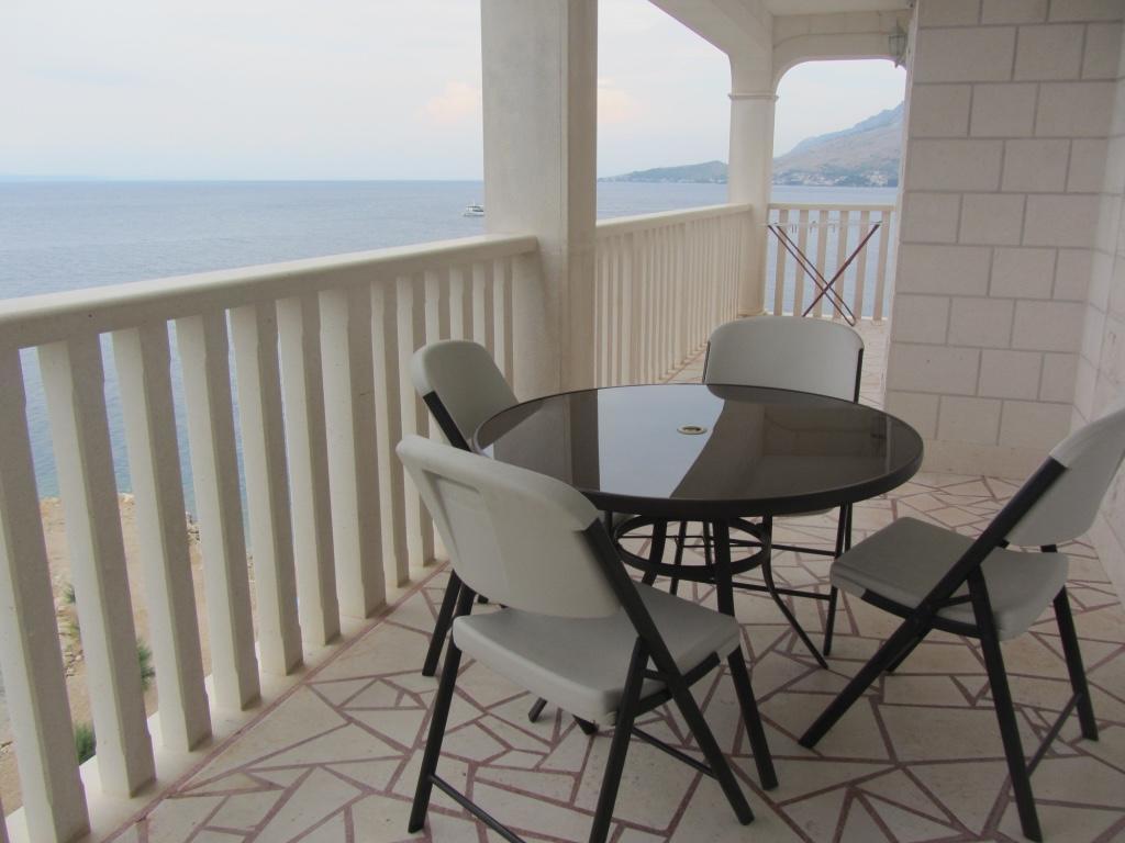 Apartments Lozina On The Beach 奥米什 外观 照片